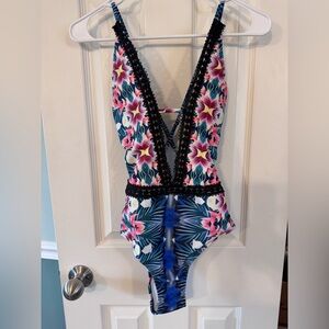 NWT! Cupshe Floral One-Piece Swimsuit
